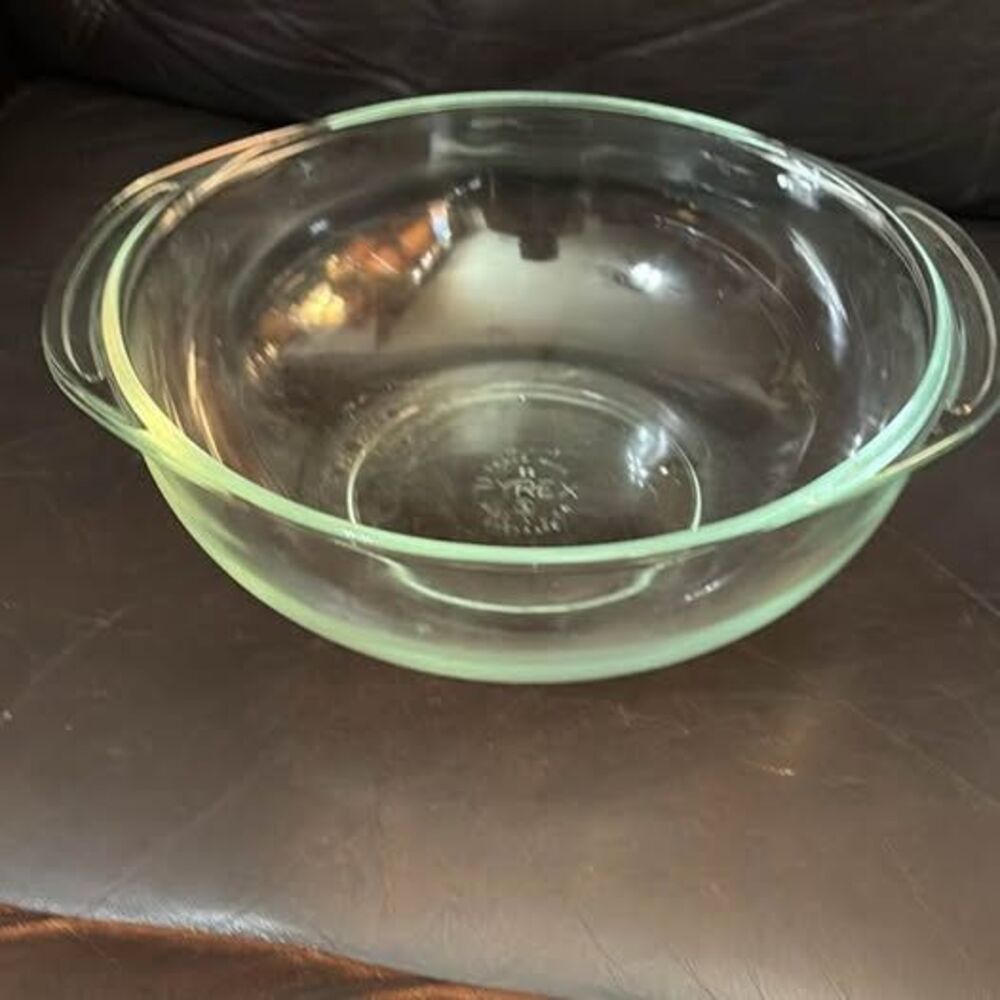 Vintage Pyrex 024 Glass Mixing Bowl